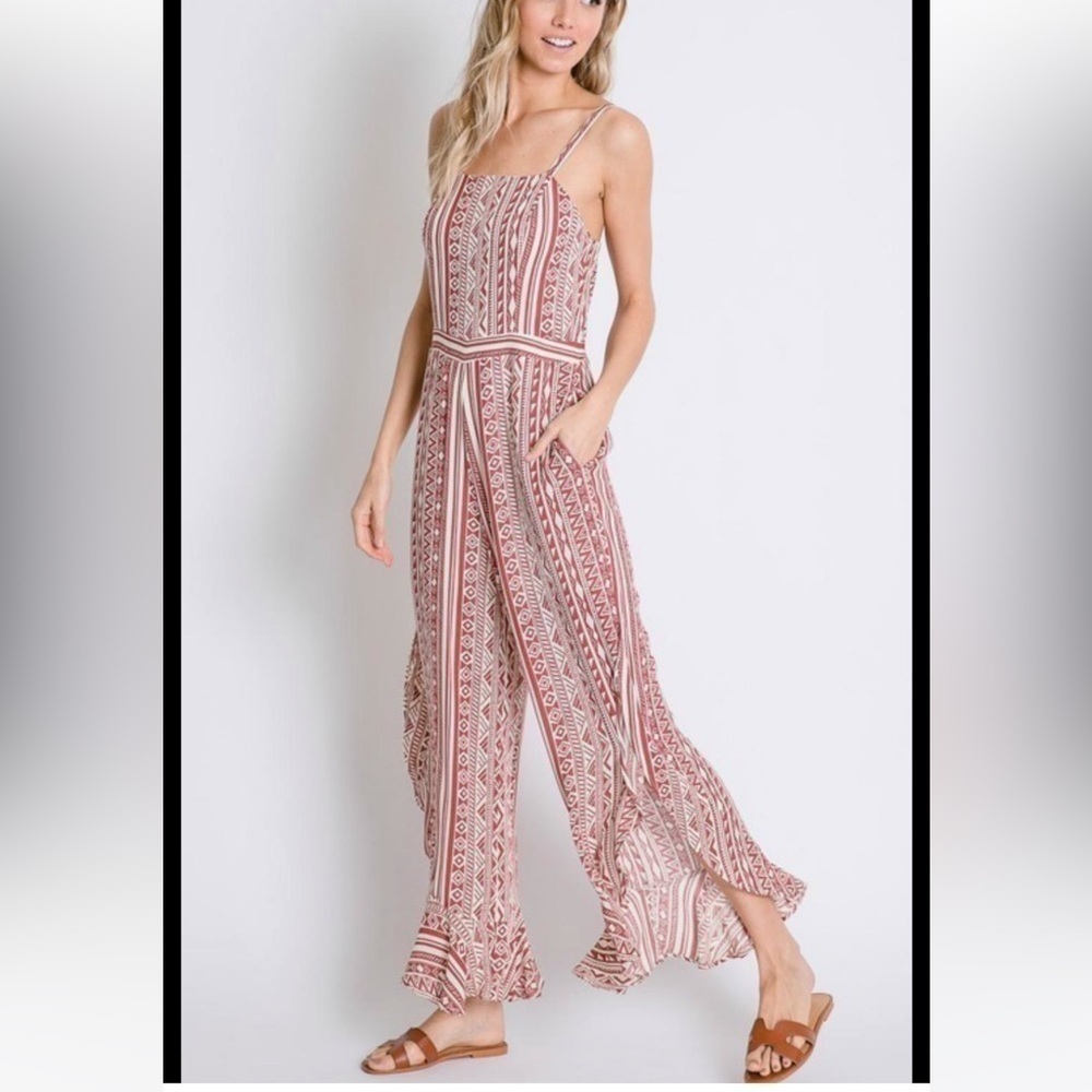 Nwot Davi & Dani THE JENNI JUMPSUIT ruffle leg boho print